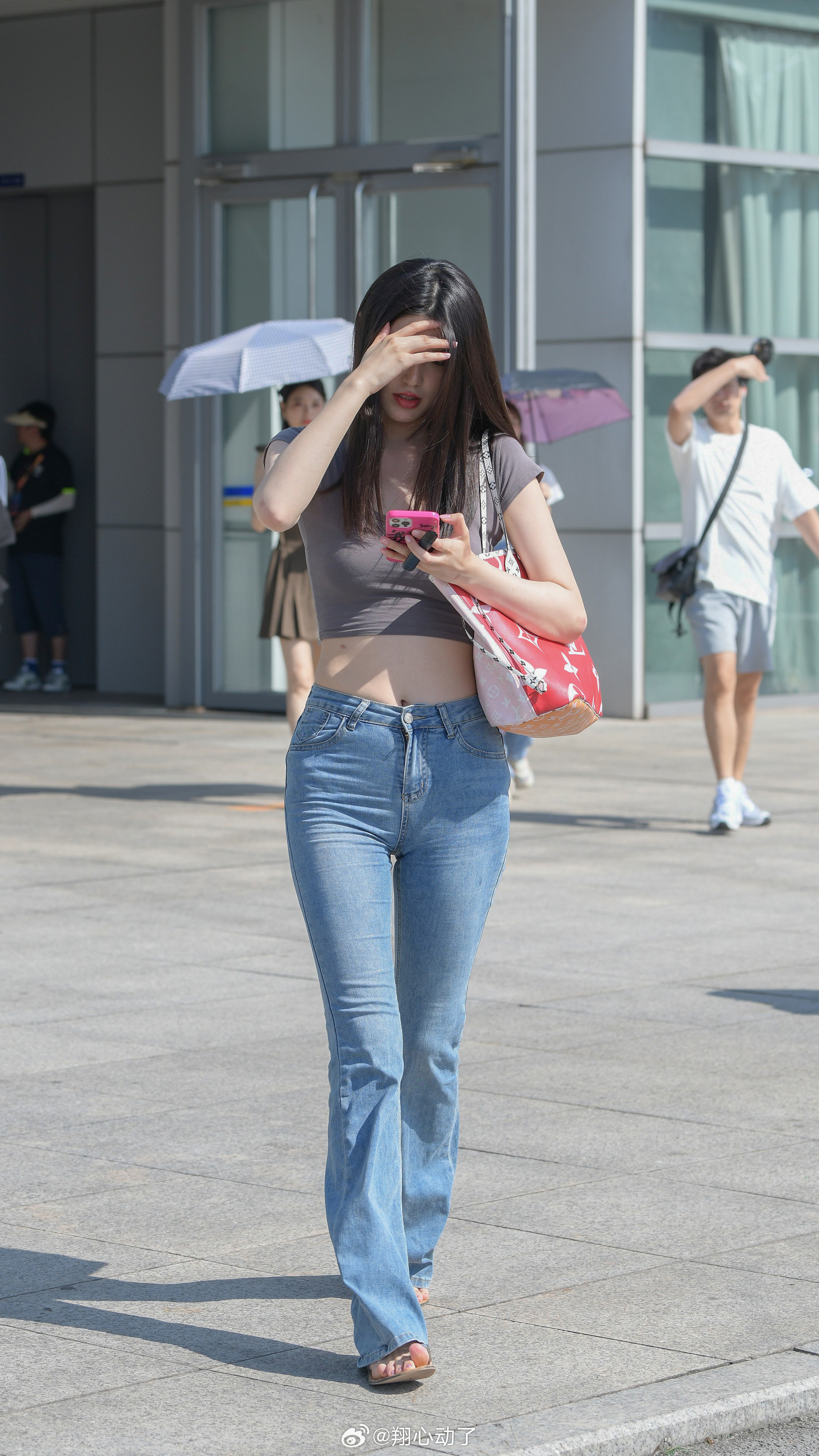 这是哪家的大美女出门遛弯？7584街拍我的摄影日记街拍穿搭时尚街拍​​​