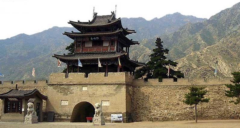 中国十大资源型城市及其主要资源：鄂尔多斯：煤炭包头：稀土大庆：石油鞍山：