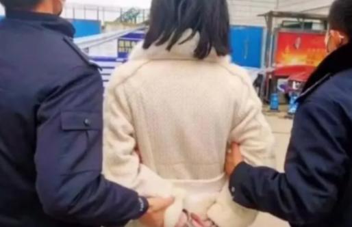 “没想到她竟潜伏了27年，”2021年，江西樟树-名幼儿园教师在家长不知情的情况