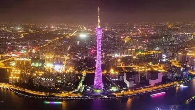 作为刚带外地朋友二刷广州塔、手机存了200张夜景照的地头蛇，我得拍着胸脯说这地方