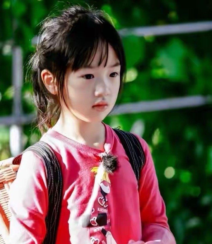 吴尊15岁女儿近照曝光，NeiNei眉眼清冷神似刘亦菲
