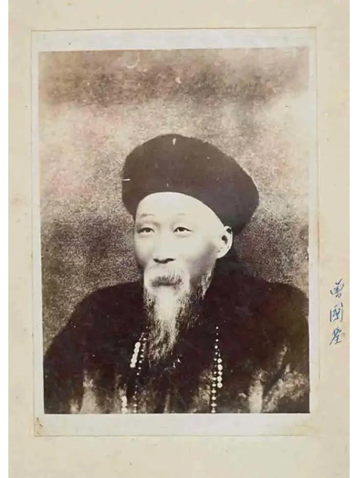 作为曾国藩的四弟，曾国荃一生几乎都活在哥哥曾国藩的阴影之下，但曾国荃的功绩都是凭