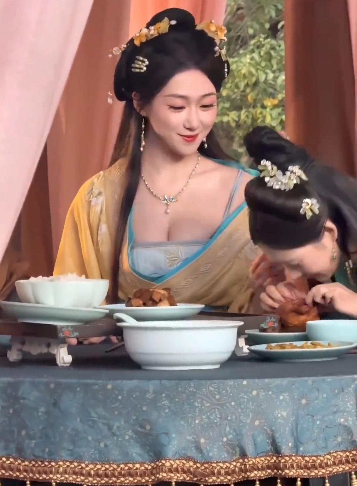 现在的短剧演员质量都很高，不比大明星差，也是很拼了！