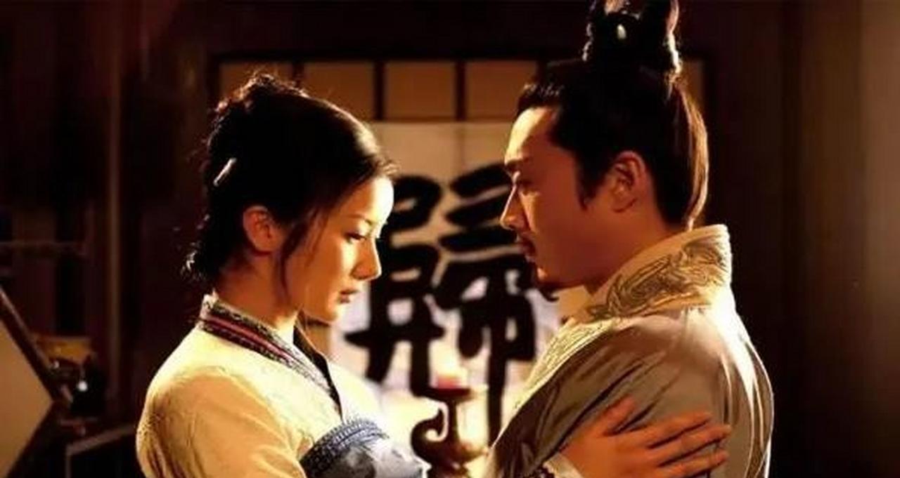 隋朝权臣杨素，一天叫来心爱的夫人乐昌公主，说要把她送给一个乞丐。乐昌公主到府门口