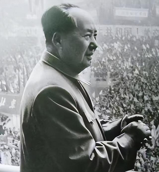 1972年，日本带来巨额美元战争赔偿款，毛主席大手一挥，免了1200亿美元战赔款