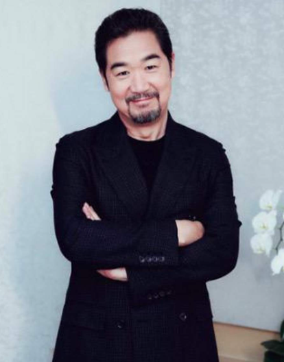 2013年，华谊兄弟以2.52亿买下张国立影视公司，唯一条件就是张国立需签订为期