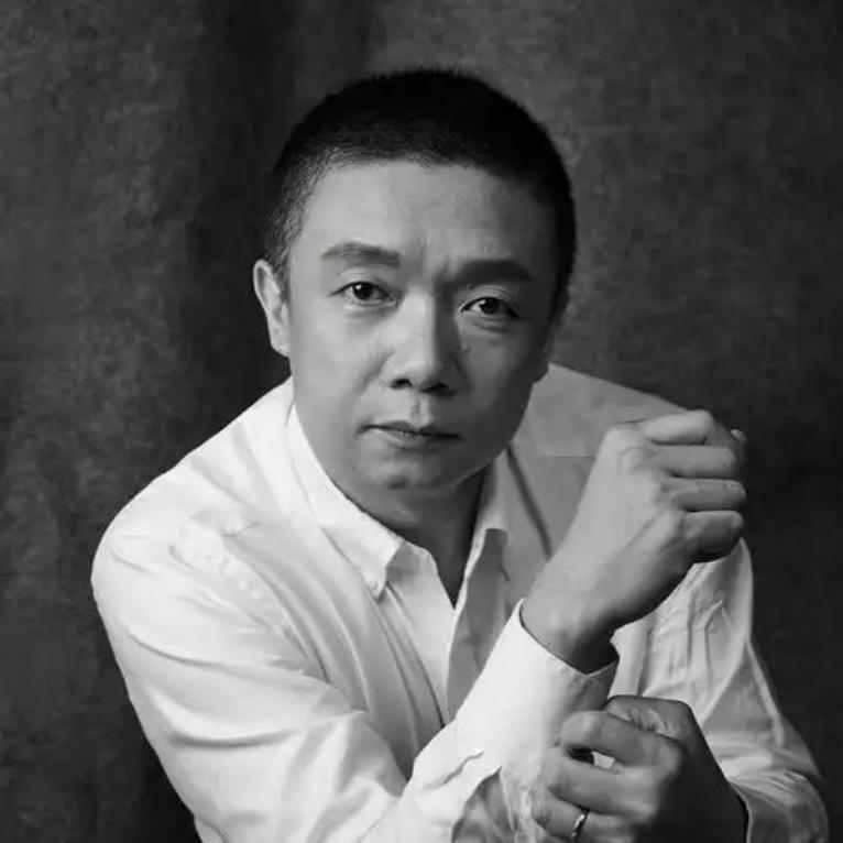 北电院长频繁拍戏被质疑缺钱，本人一番回答直接圈粉无数不少网友看到北电院长扈