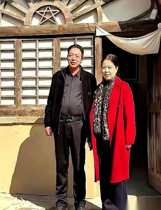 A型血的爹，A型血的妈。生了个AB型的儿子。就这一句话，我后背的汗毛一下就竖