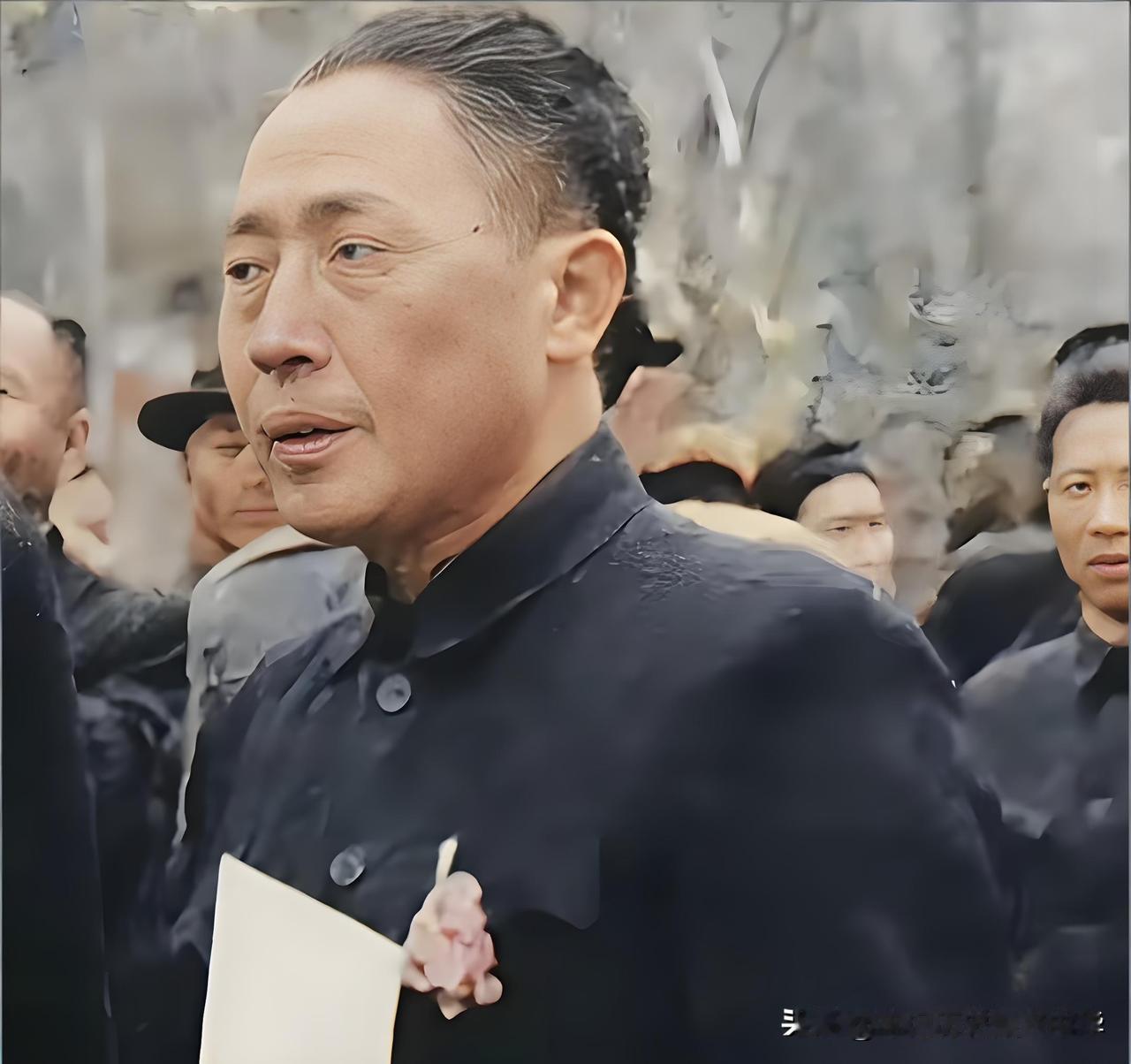 1946年，毛人凤参加戴笠葬礼上的留影。毛人凤与戴笠一样，为了自身安全，平时几