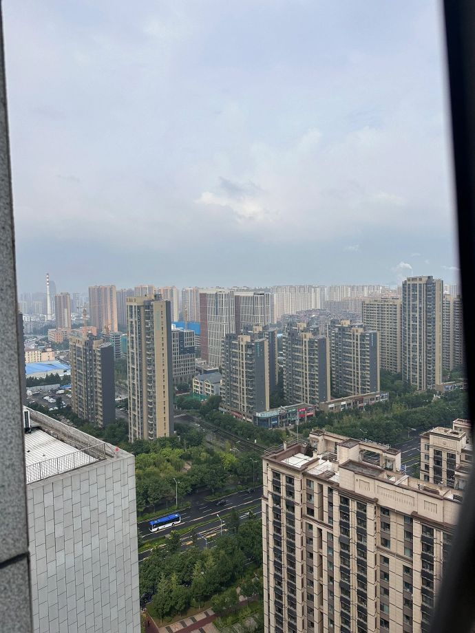公司还没装修好就已经入职了​​​