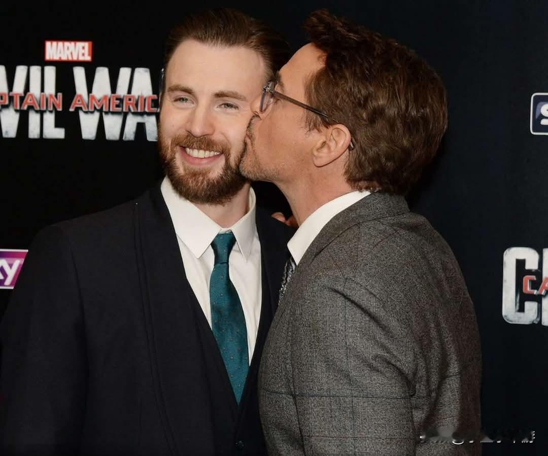 第98届奥斯卡又将增添一抹漫威色彩。🏆✨小罗伯特·唐尼与克里斯·埃文斯将