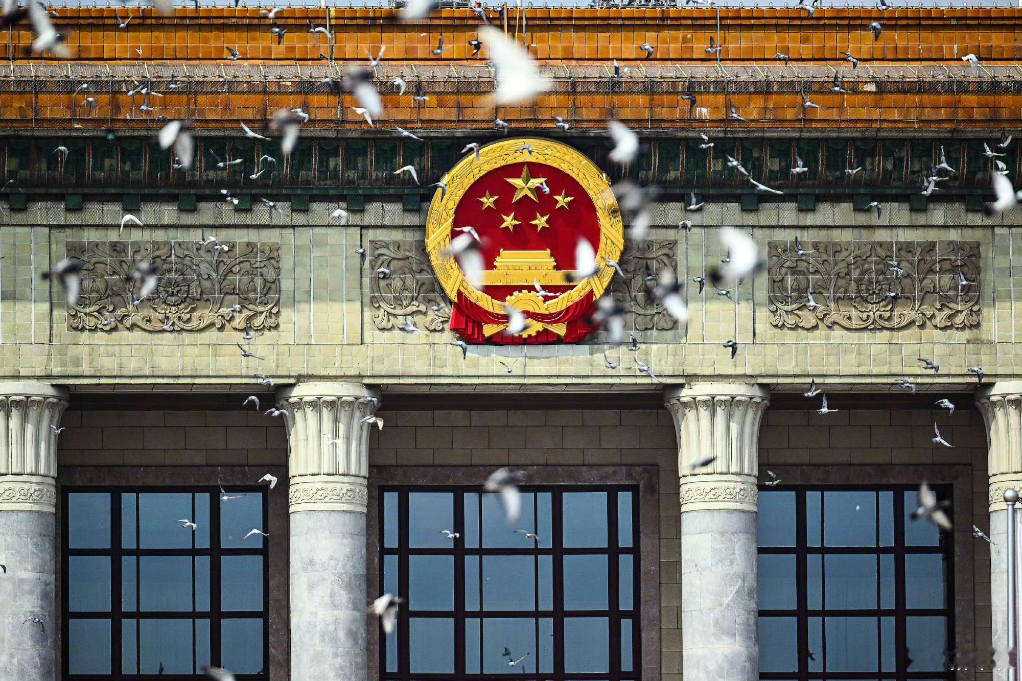 新华社出图（图1-图6）法新社出图（图7-图9）新华社赢得很明显！​​​