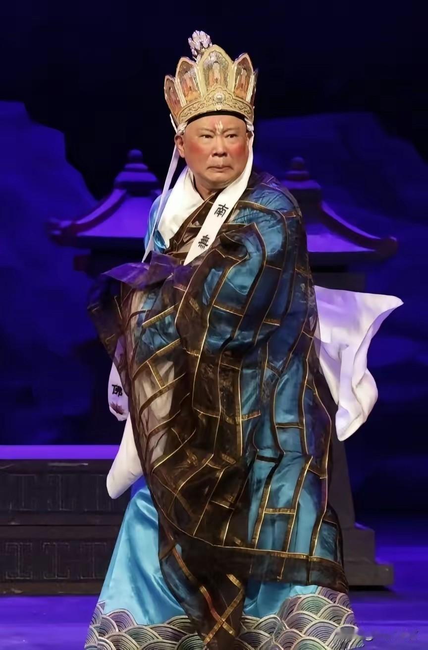 53岁的郭德纲为什么还上台？因为京剧这边，没人能替他郭德纲又出事了——这次不是