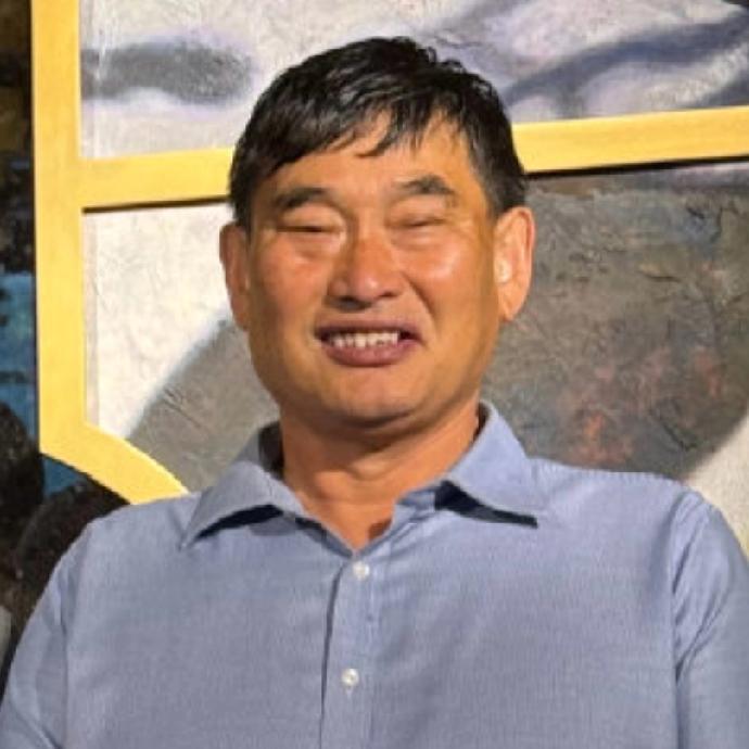 我有种强烈的预感，朱之文这个人，就算到了70岁，估计还是会背着行囊到处跑商演