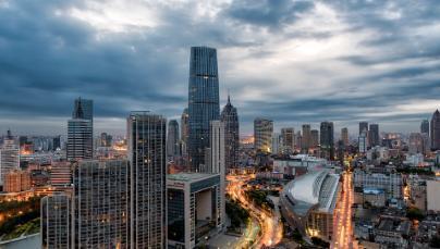 天津理工大学在天津西青区，天津市属重点高校。学校1979年建校，是伴随改革开放成