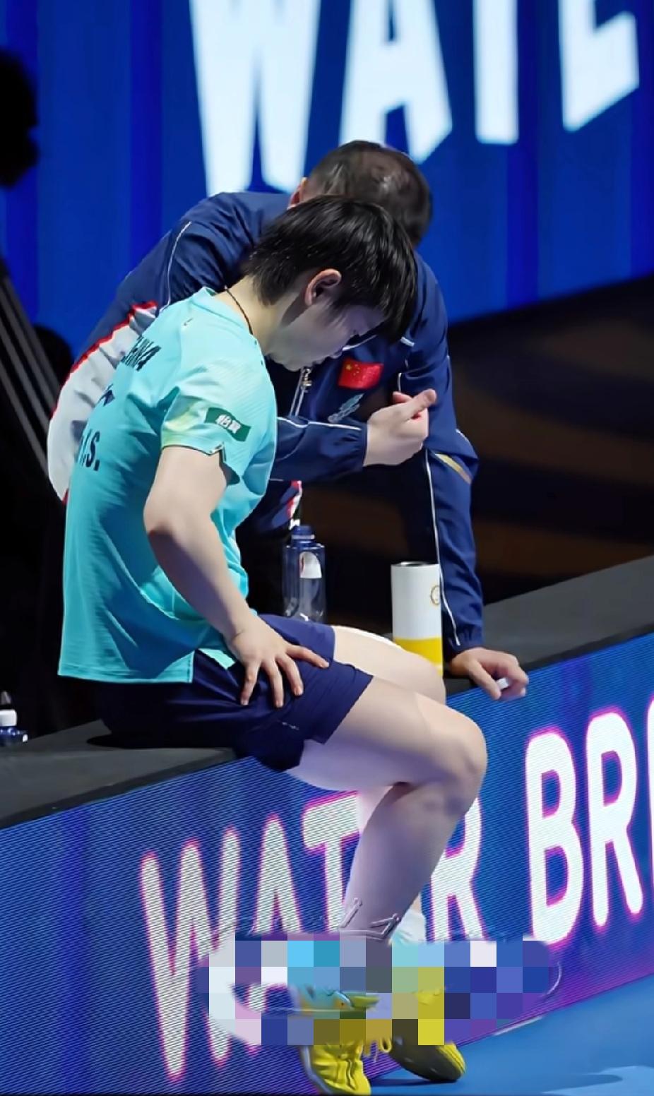 谁懂啊！这就是国乒最动人的师徒情✨澳门世界杯孙颖莎4:3逆转汉娜·高达的赛