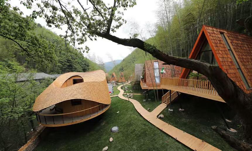 中国十大农家乐农庄排行榜近年来，乡村旅游蓬勃兴起，农家乐农庄成为人们逃离城市