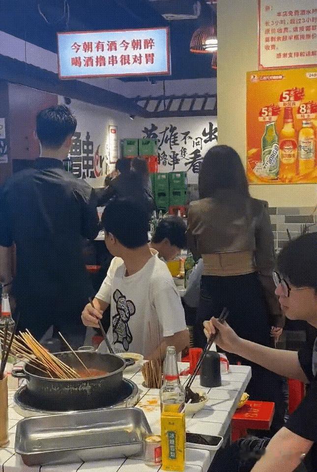 那是餐具和食物啊不该成为你的武器