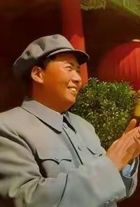 看懂背后逻辑，才明白为啥总有人恶意抹黑伟人！伟人一生站在普通百姓这边，为了底