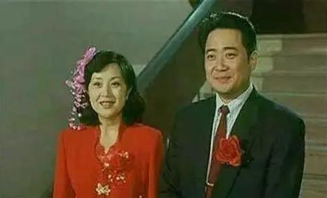 张铁生蹲了15年大牢，身为沈阳农业大学老师的爱人董礼平等了他整整15年。1991
