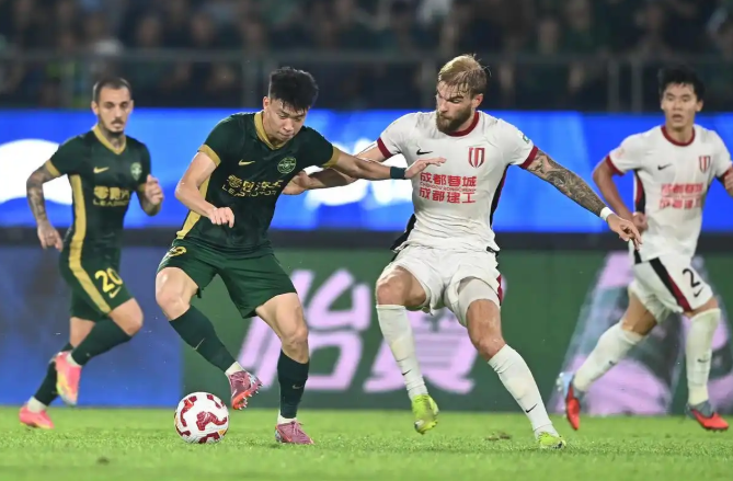 阴沟里翻船了呀，成都蓉城3-0领先却惨遭绝平让出榜首！万万没想到本赛季战强队