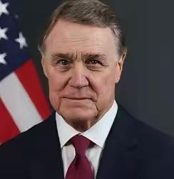 美国驻华大使说了一句话戳破了中美关系的窗户破了中美关系的窗户纸，他表示特朗普一直