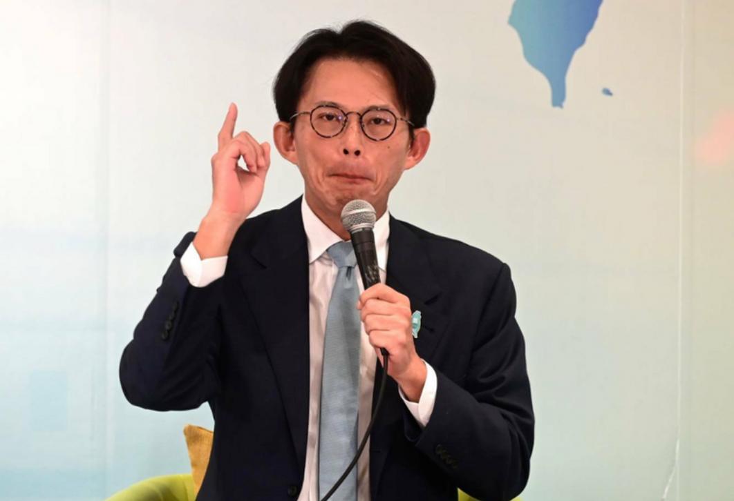 黄国昌为何突访美？被曝1巧合：儿子要决定续留台湾或拿美国籍？剩下不到一个月就