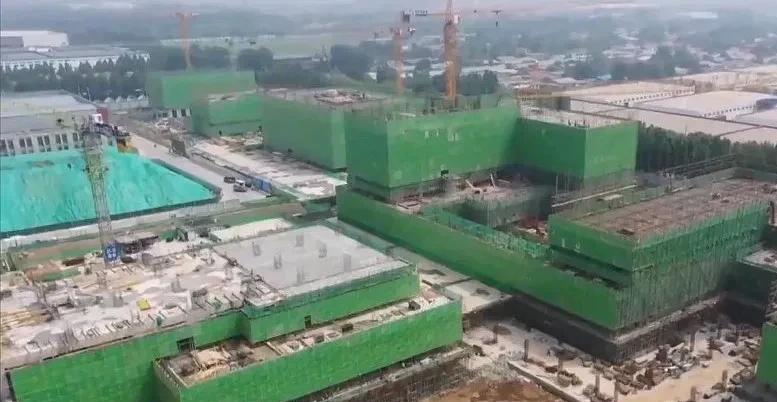 石家庄酒厂建设搞得如火如荼。石家庄市公营酿酒集团新厂区建设项目可是市重点，在藁城