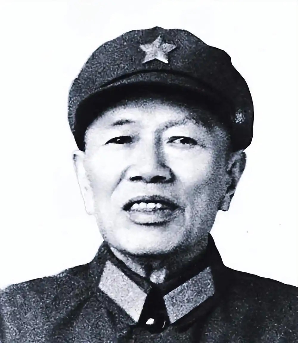 彭总全军严苛训将，唯独从不批评邓华，看似私交特殊，实则是胜战的顶级将帅逻辑1959年，有人好奇：彭德