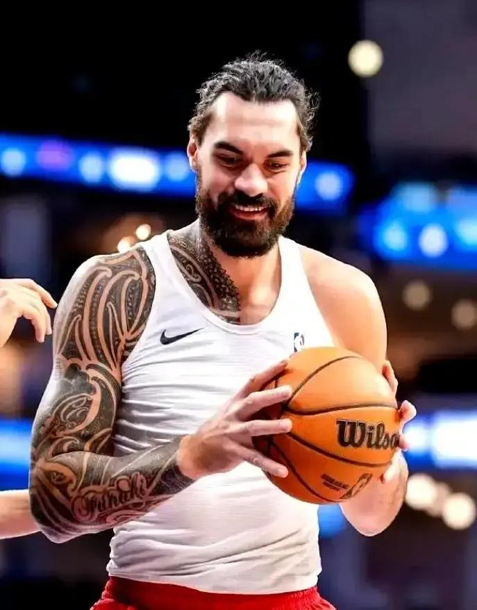 你敢信？詹姆斯亲口说，联盟里有个人他一个人根本顶不住。就是那个打了快二十年