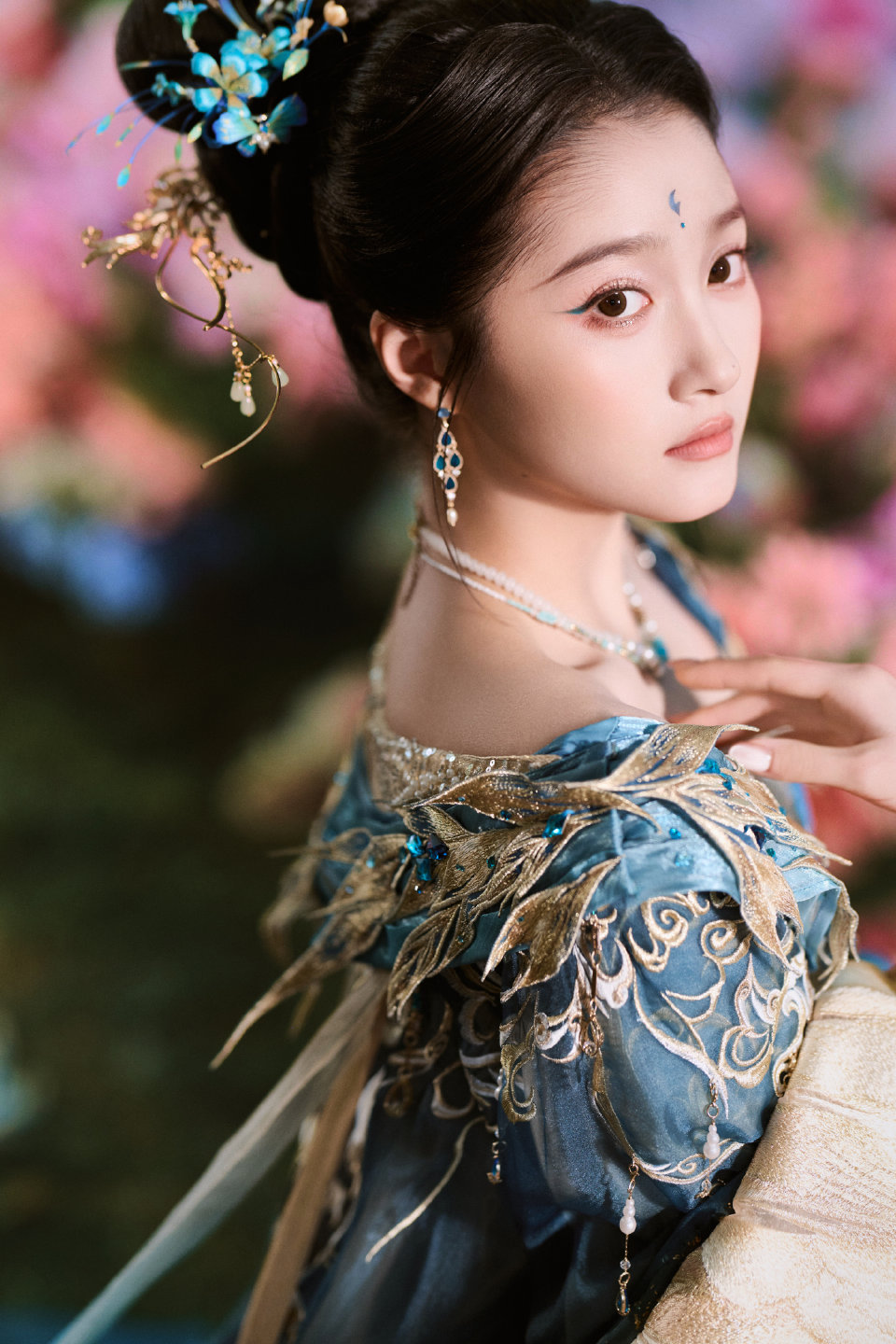 关晓彤河南春晚新造型神女关晓彤河南春晚新造型