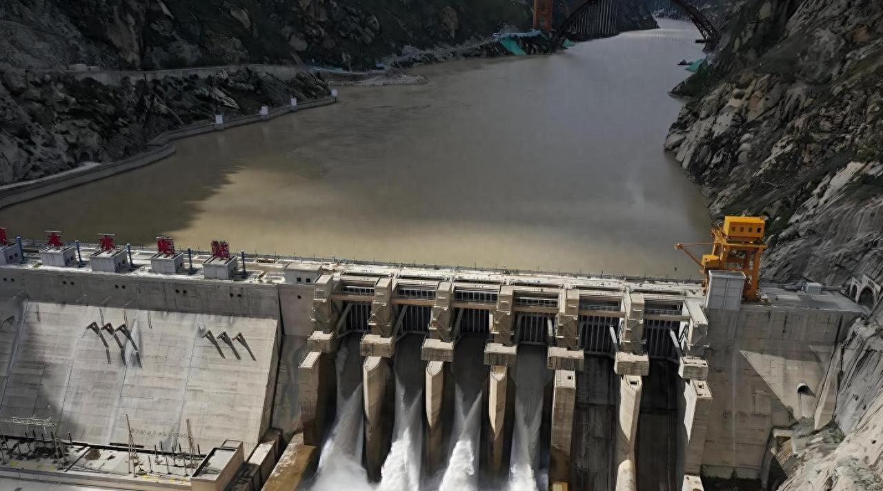 比三峡大3倍，投资10000亿的水电巨无霸，印度再也拦不住了说的就是这西藏墨脱