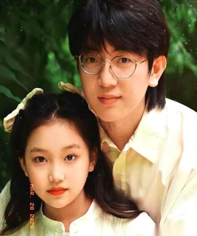 上海一个男人，掏空家底花了25万，就为了治好他领养的12岁盲童女孩的眼睛。可女