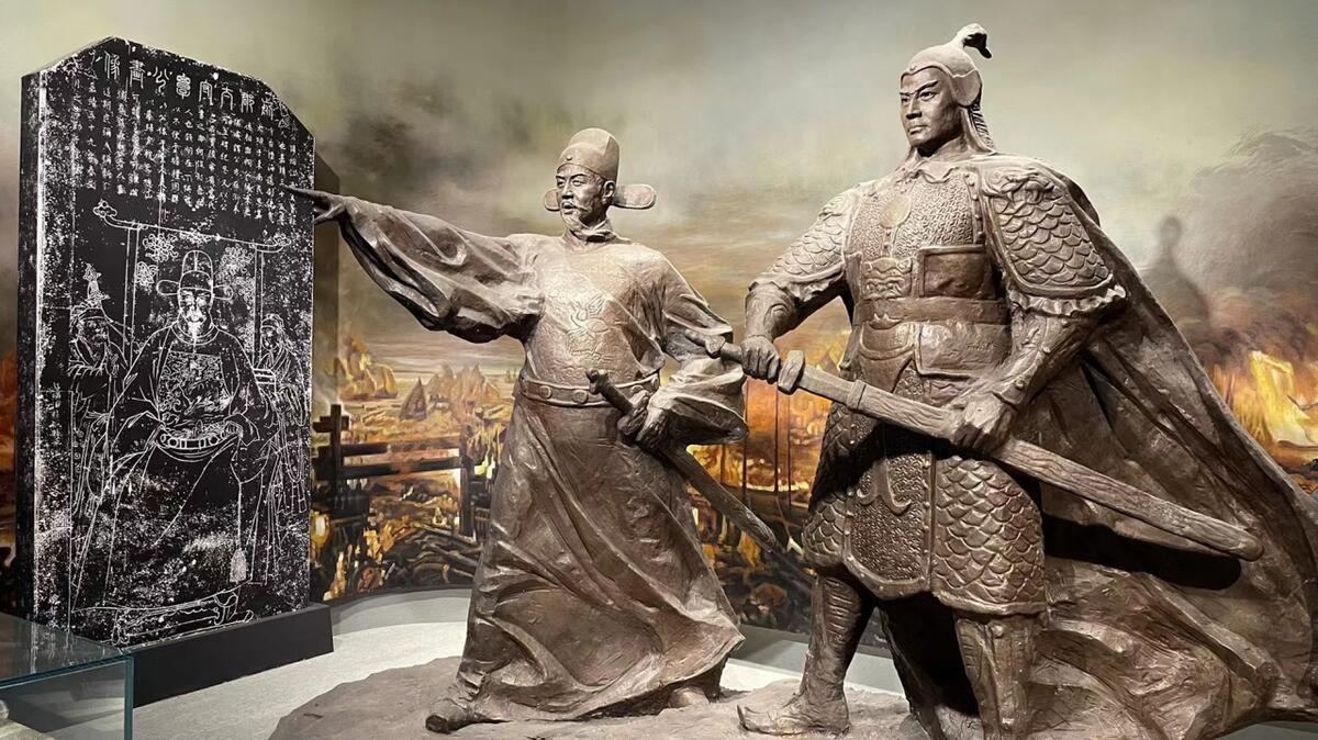 1561年，戚继光在外偷偷纳了3个小妾，并生了5个儿子，妻子王氏得知后，抄起一把