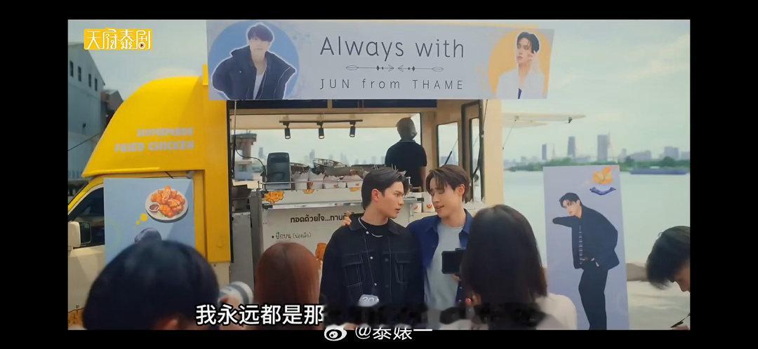 看得老娘肚子疼演这个jun的是坚果还是吐痰。咋这么招人烦