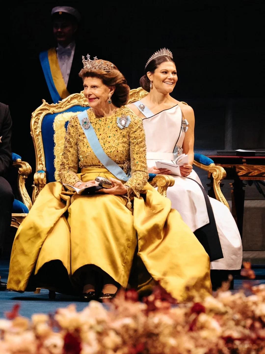 瑞典王室🇸🇪12月10日，卡尔十六世·古斯塔夫和西尔维亚王后出席2025年