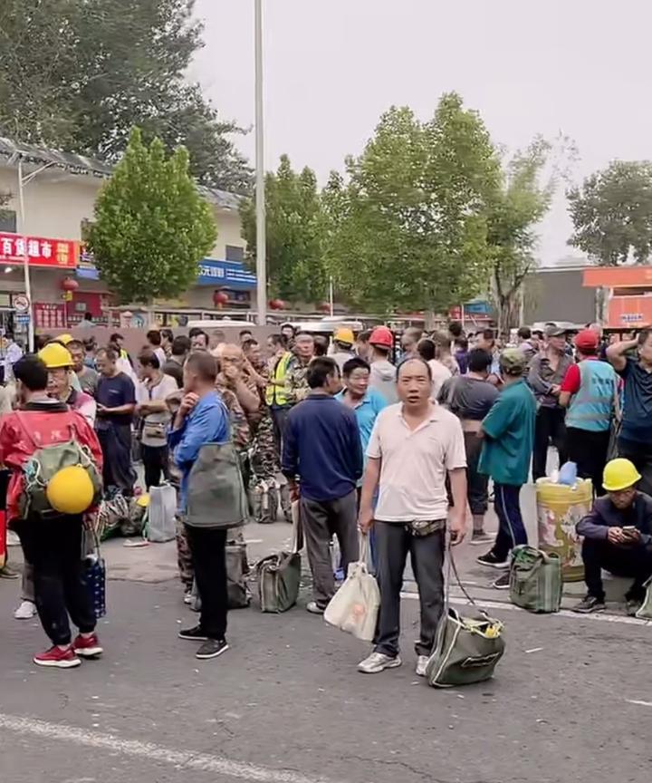 大家好，今天是6月20号星期五当城市还在沉睡，天际刚泛出鱼肚白，山东济南的劳务