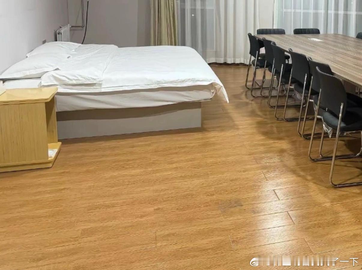 4896订到了真正的商务大床房[doge]​​​