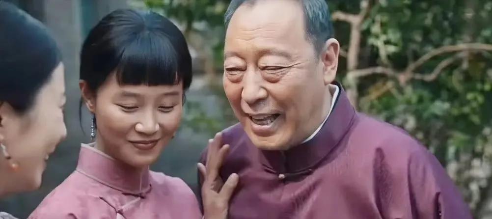 宁学祥为什么对银子这么好其实就好色，看对方年轻漂亮，宁学祥已经半截身子入土了。