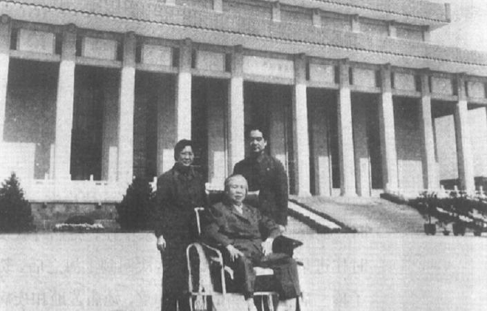 79年，孔从洲写信给邓小平提出增补贺子珍为政协委员，后来呢？“1979年2月的