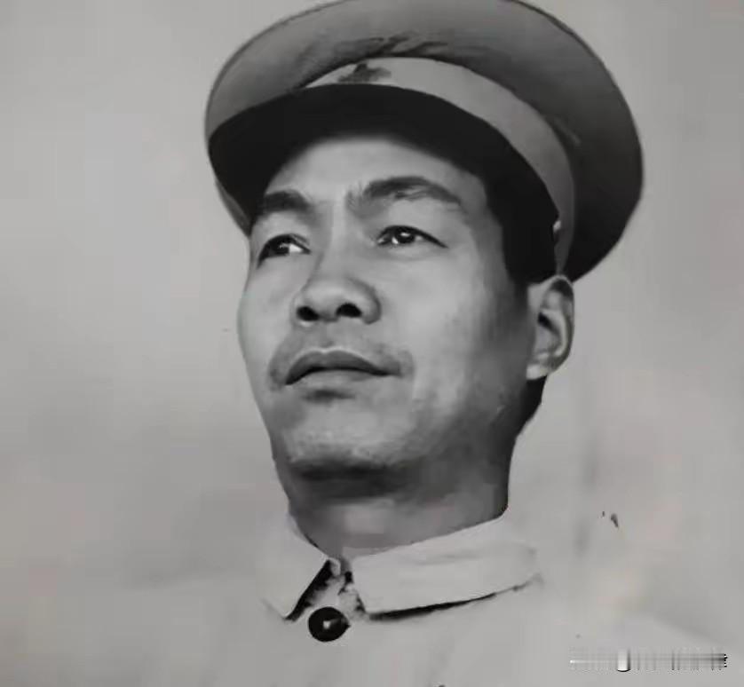 1955年大授衔震撼一幕！卧床15年的病号高居大将第二，中央：死了也要授高
