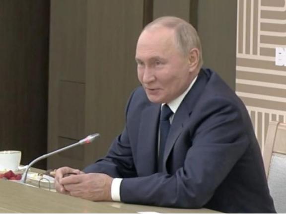 有人问，普京执政20年，俄罗斯到底有没有变强？其实，看看经济数据就能明白