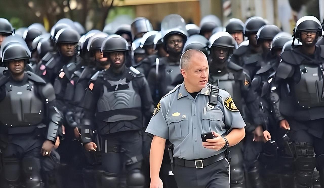 美国一旦解体，下场会比苏联更惨？因为它身上的“致命伤”太多了 如果有一天