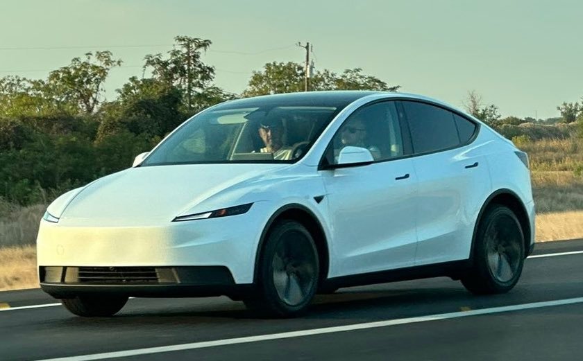 特斯拉将于10月7日星期二推出一款新车型，很可能是新款ModelY