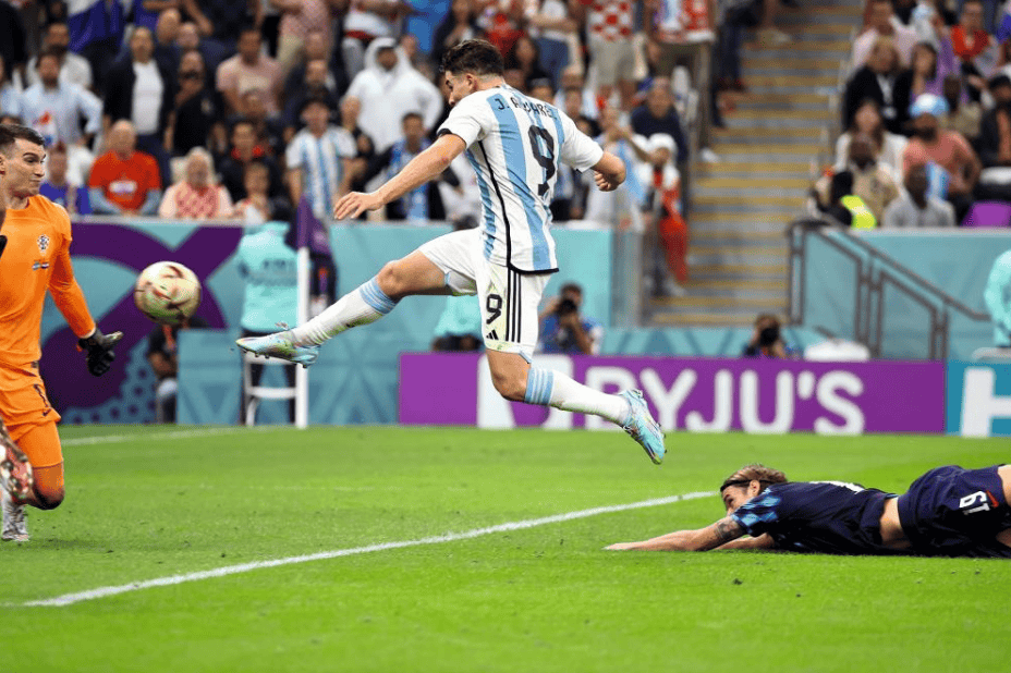 小蜘蛛: 我是球队第一道防线;夺冠庆典逗斯卡洛尼要坠机了