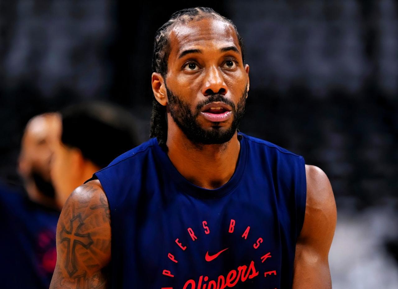 突发伤情！小卡脚踝重伤无限期缺阵，快船季后赛前景蒙上阴影