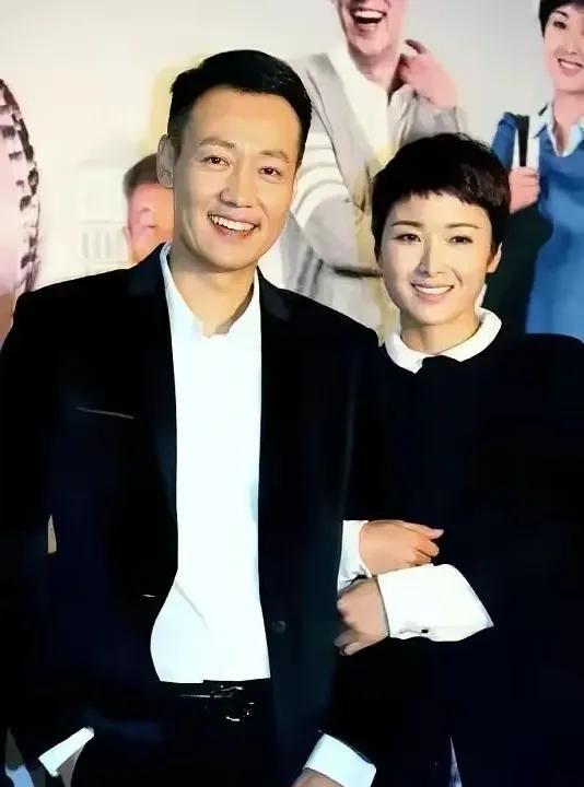 辛柏青与黄曼，他俩是多次合作的演员搭档，多次饰演夫妻。2014年，他俩首次合作饰