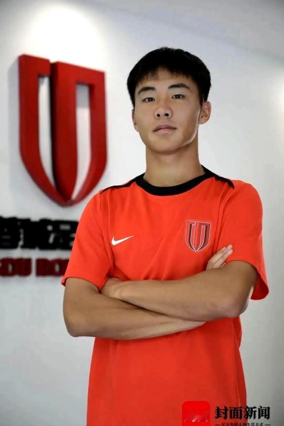 国足U17,五位新人值得期待。看着这帮孩子，心里真踏实。有赵松源、张伯霖两个