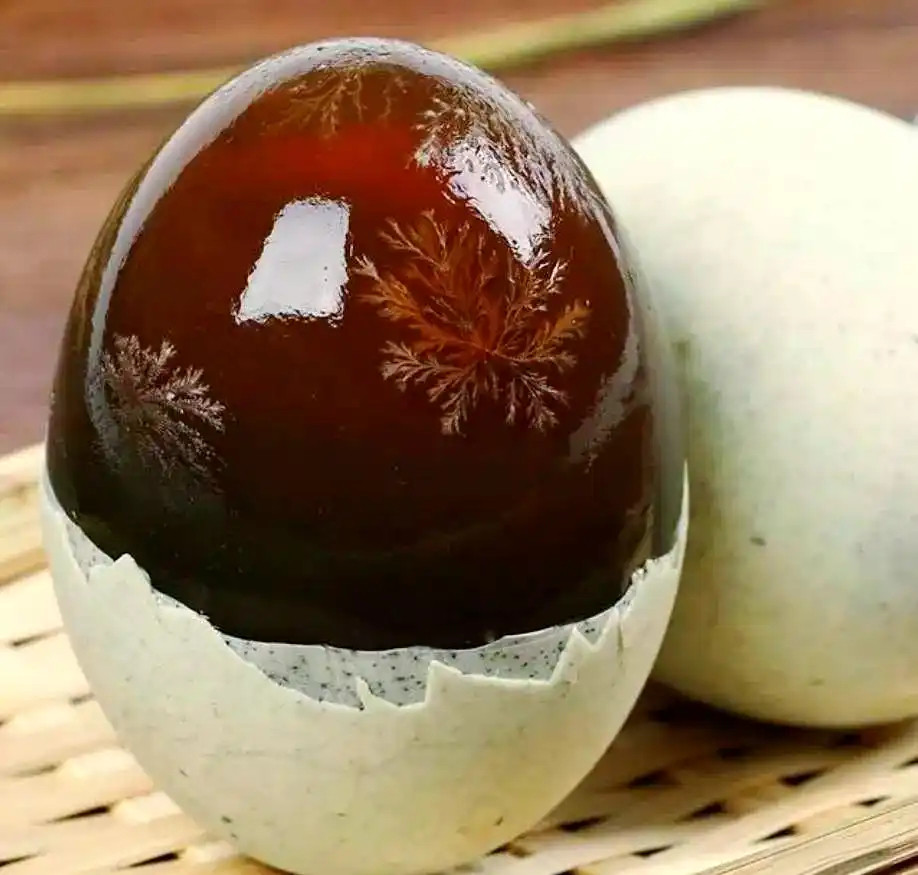 皮蛋不能生吃真的假的，我从小吃到大…​​​