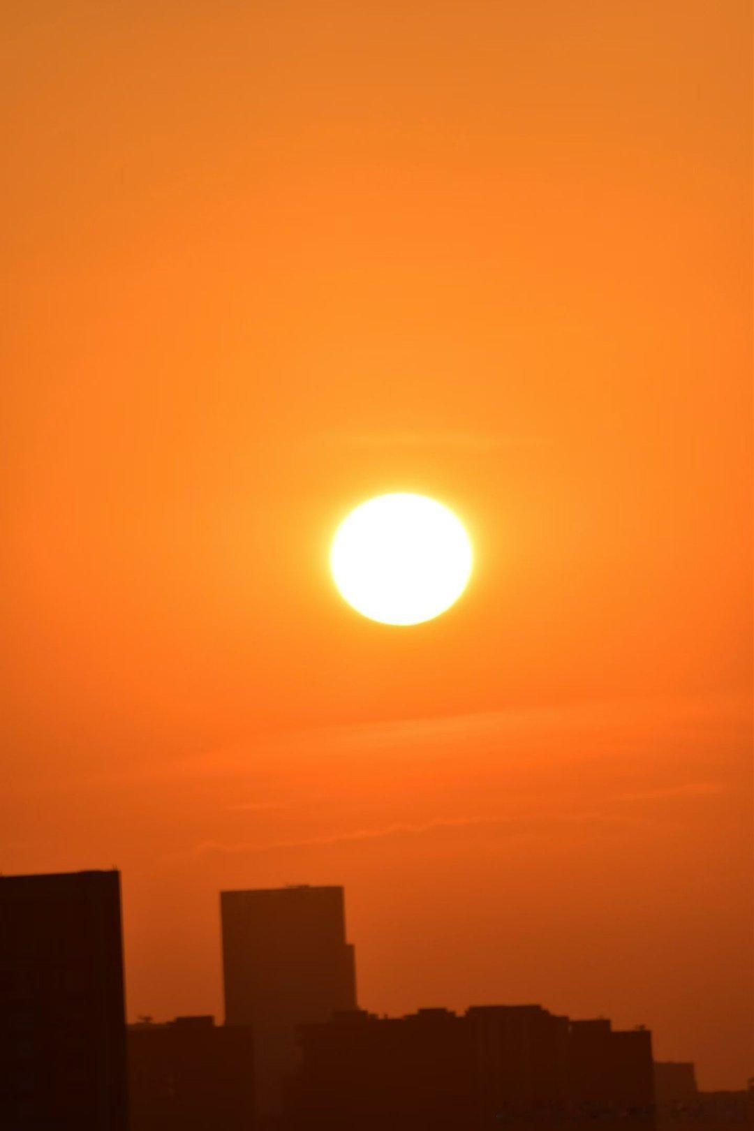 别把生活当成体力活，光拼命是不够的——会思考、好统筹，才是过得轻松的关键。你不用